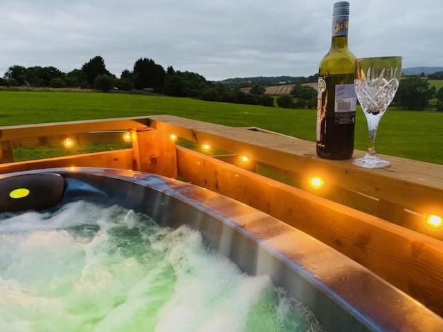 Отель Burtree House & Retreats Tipi With Secluded Hot Tub Thirkleby Экстерьер фото